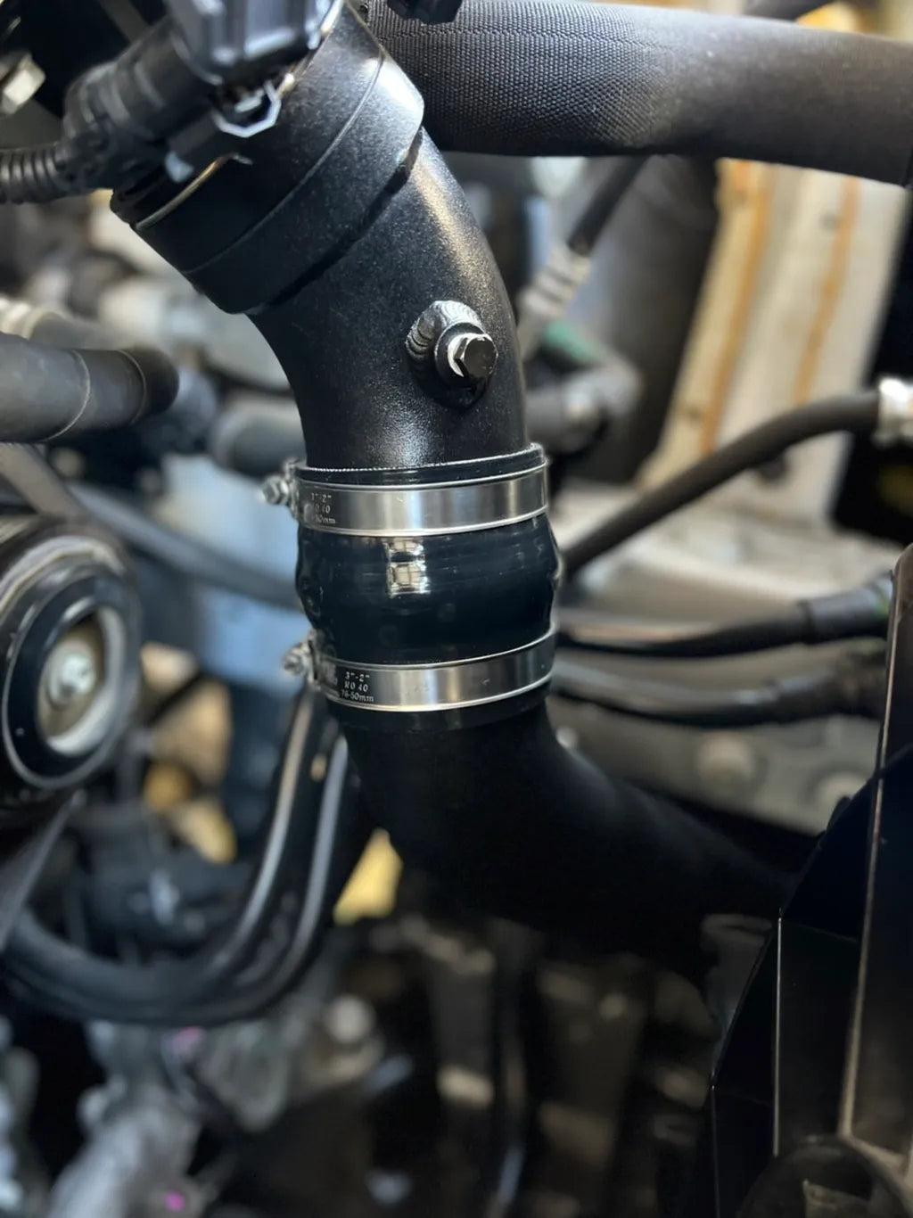 G01/02 X3/X4 B48C charge pipe kit