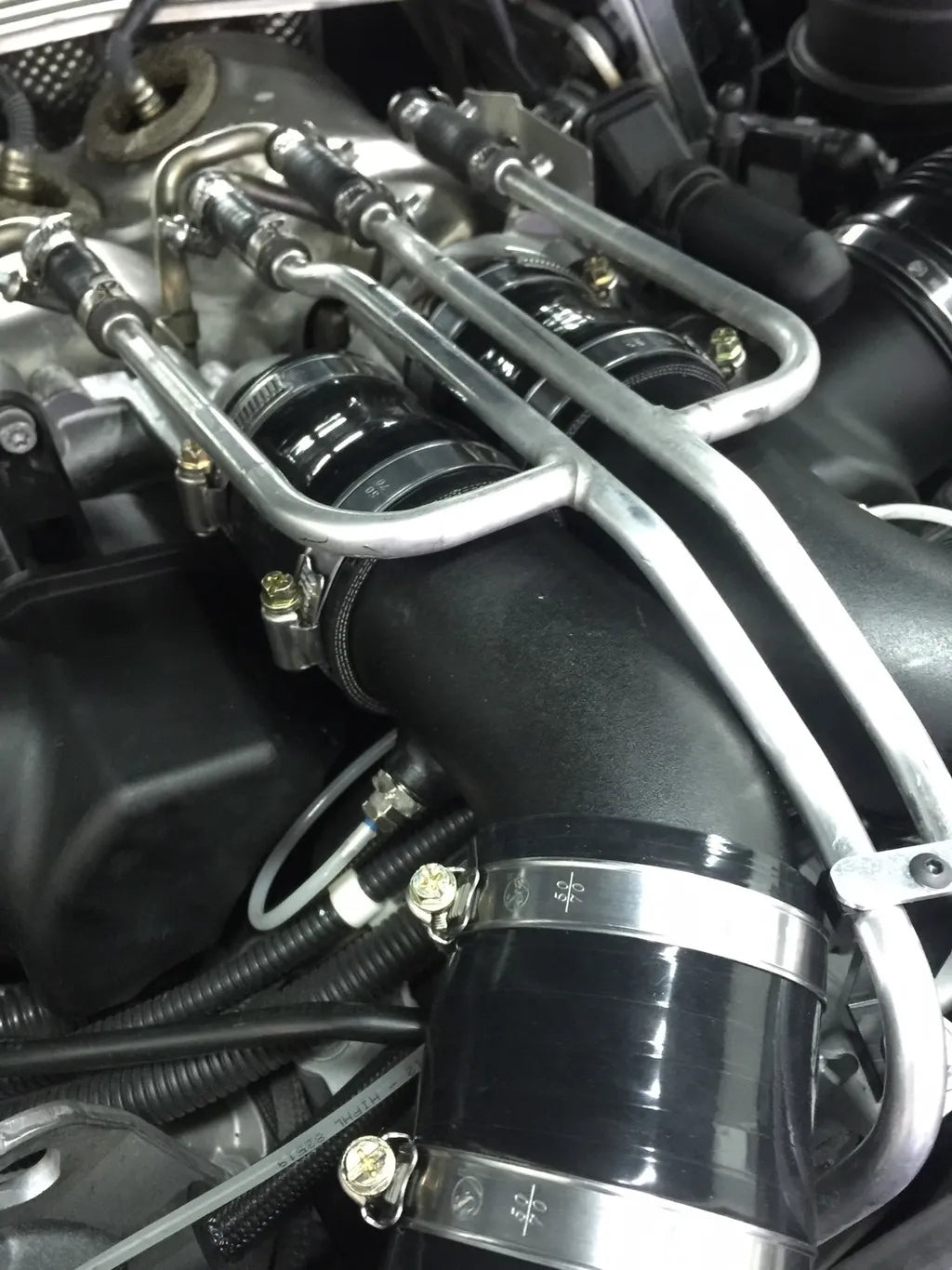 F1X S63 M5/M6 charge pipe