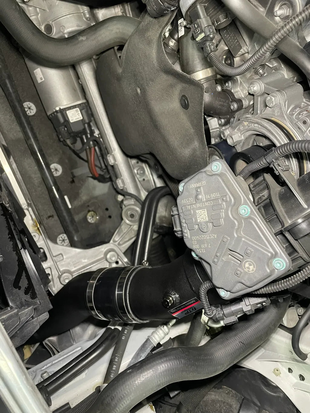 FTP G30 520 B48C air cooler charge pipe kit