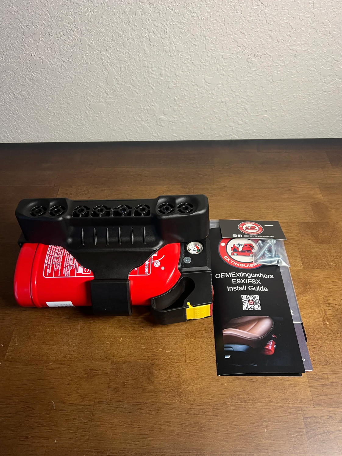 OEM E9X/F8X FIRE EXTINGUISHER KIT