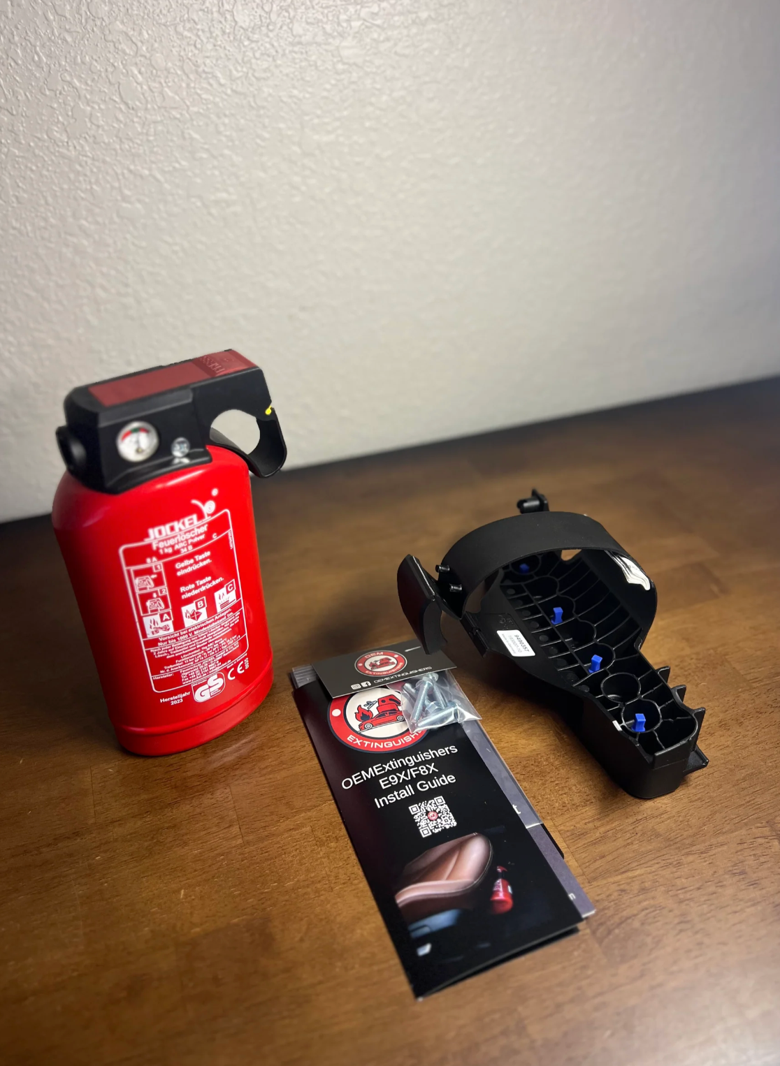 OEM E9X/F8X FIRE EXTINGUISHER KIT