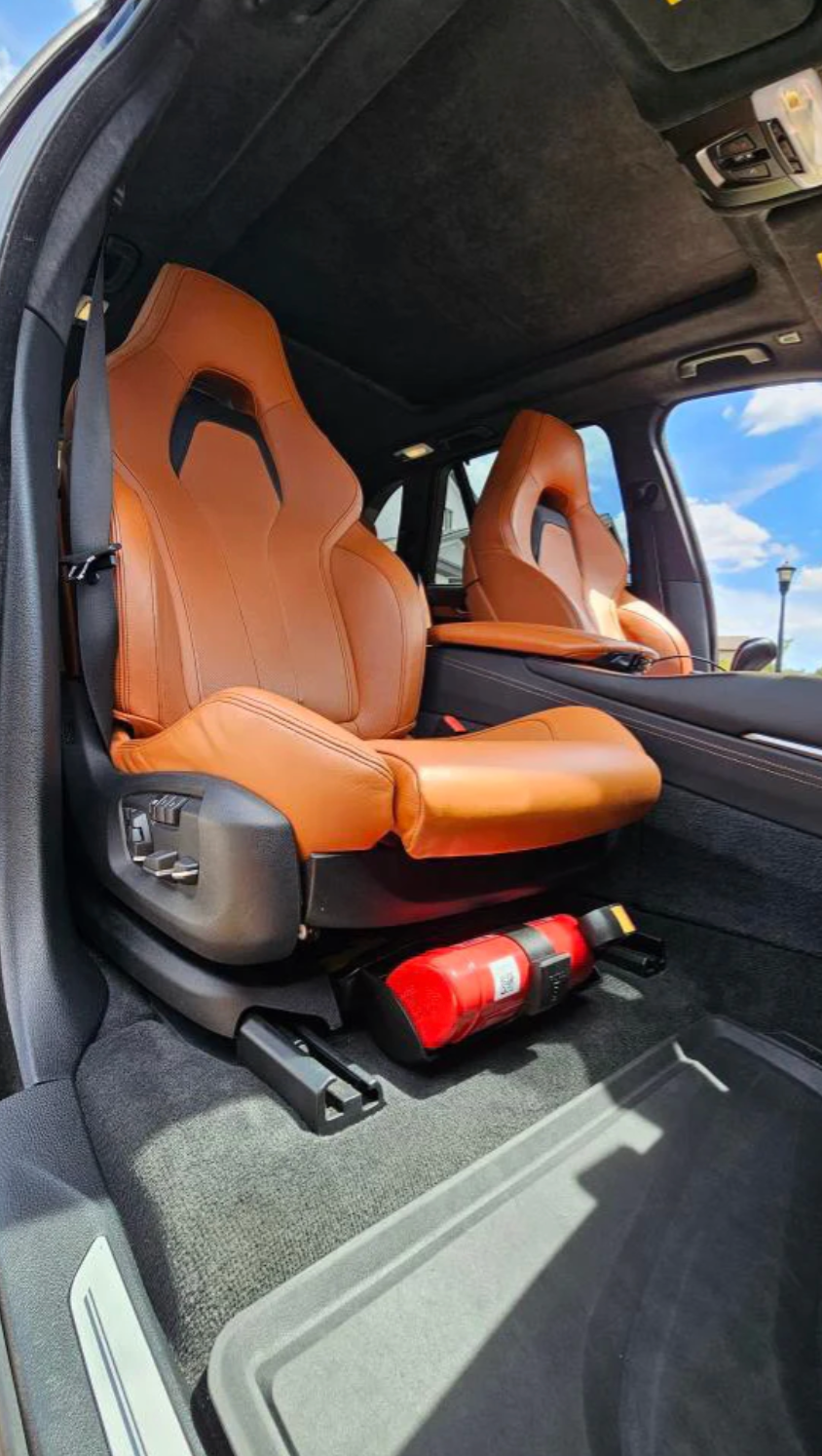 F90 M5 AND X5M OEM FIRE EXTINGUISHER KIT