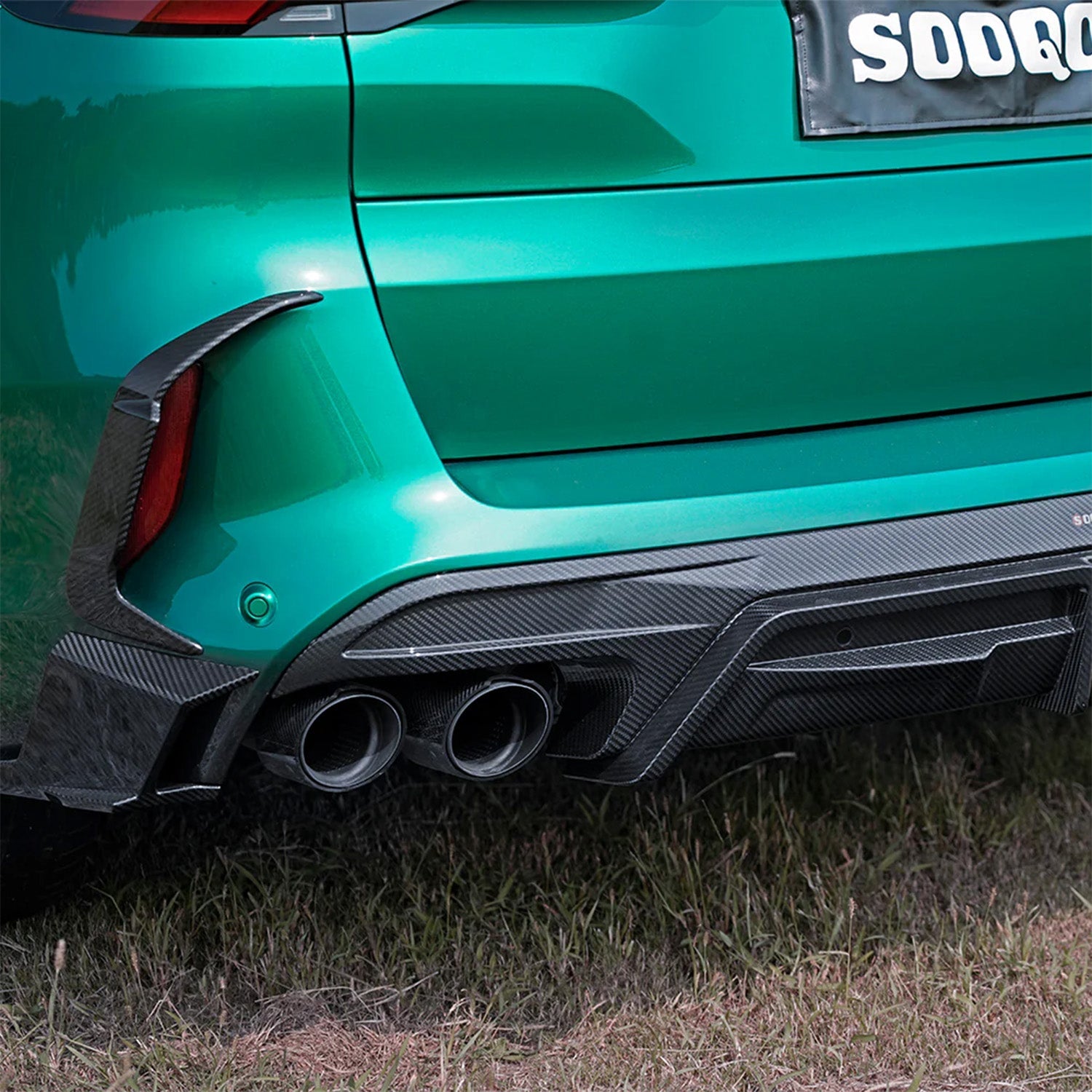 SooQoo BMW F95 X5M LCI Rear Diffuser In Gloss Carbon Fibre