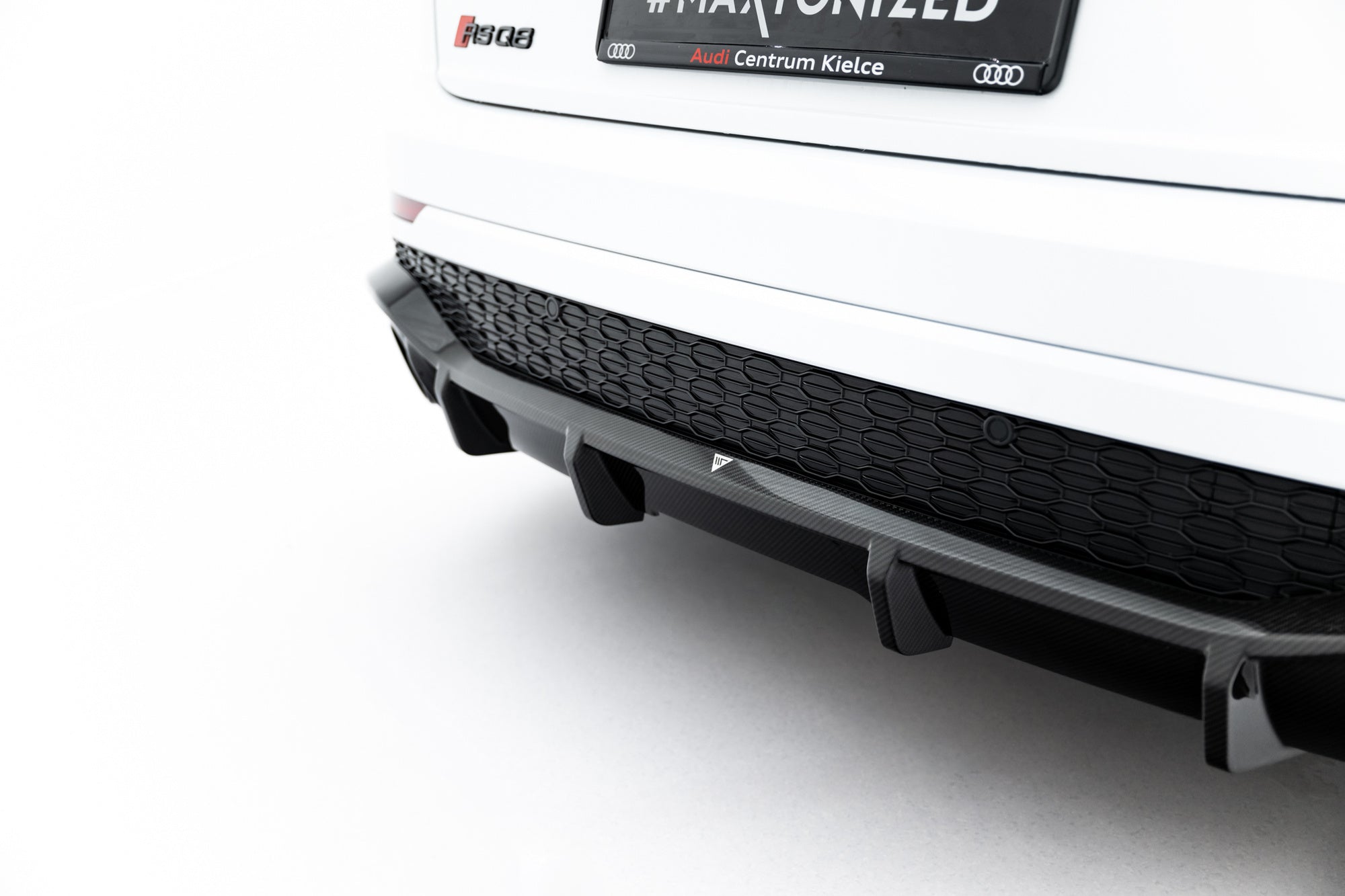 AUDI - RSQ8 - MK1 - CARBON FIBER REAR DIFFUSER