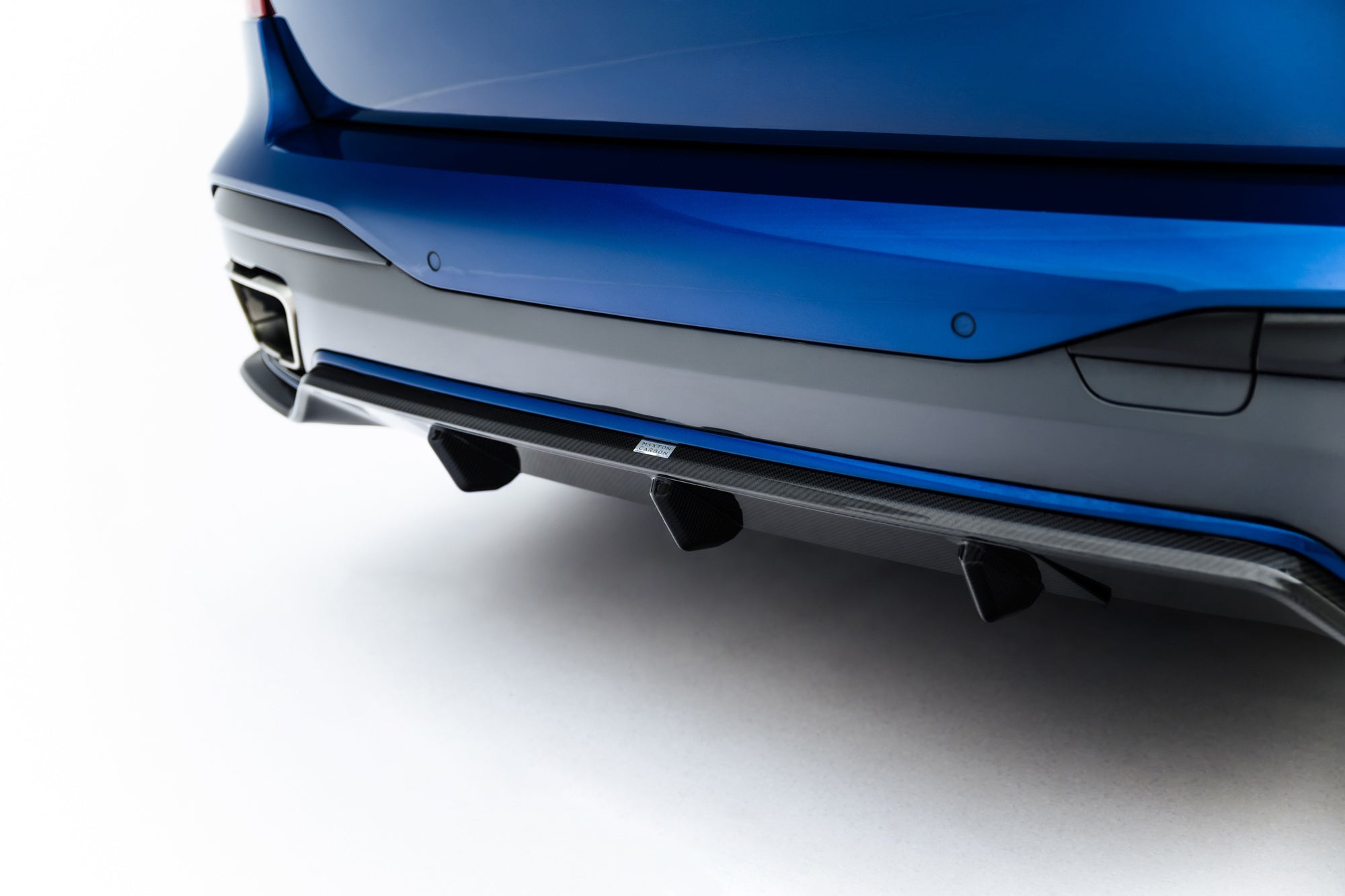 BMW - X7 M-PACK - G07/ G07  FACELIFT - CARBON FIBER REAR DIFFUSER (VERSION WITH TOWBAR)