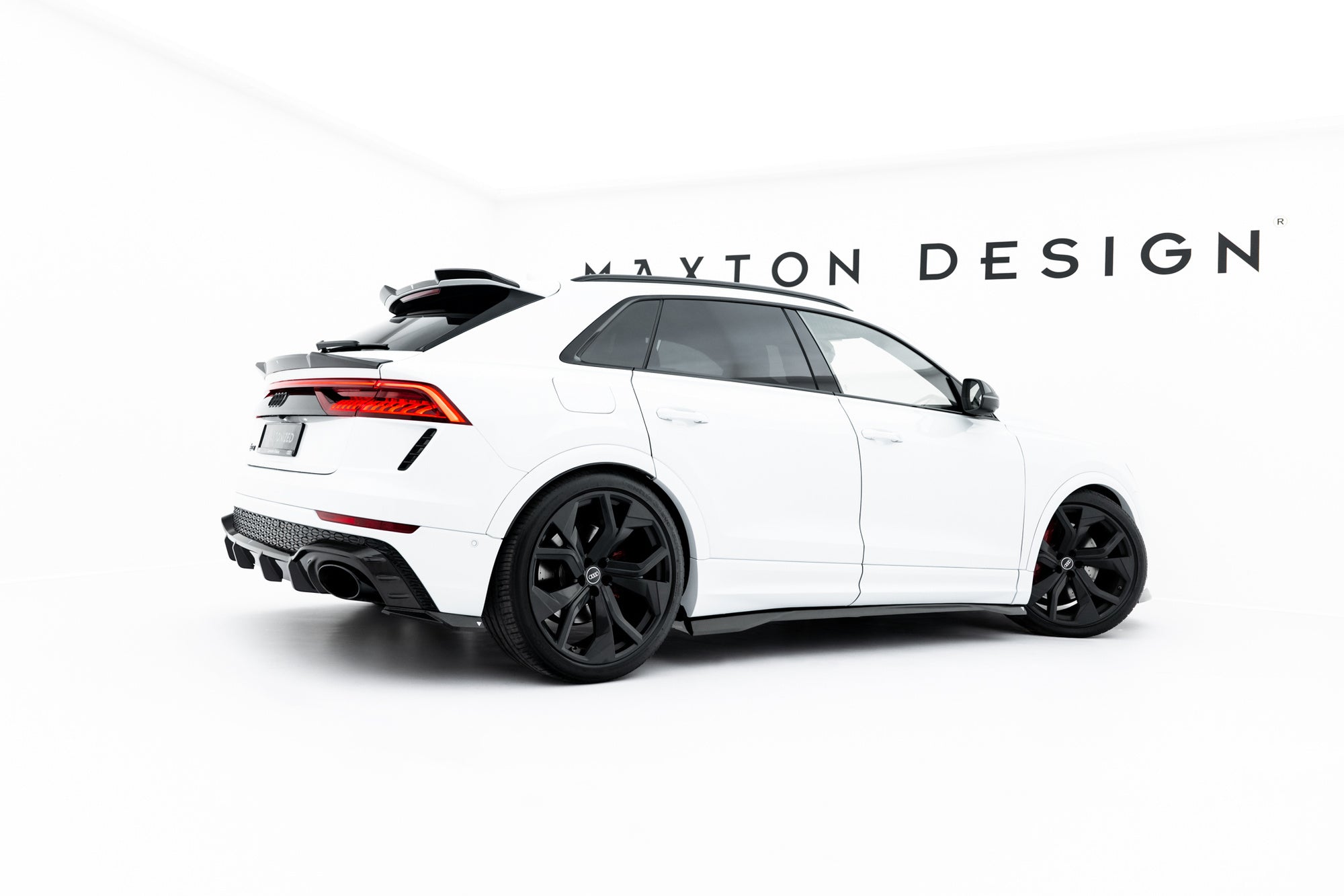 AUDI - RSQ8 - MK1 - CARBON FIBER SIDE SKIRTS DIFFUSERS
