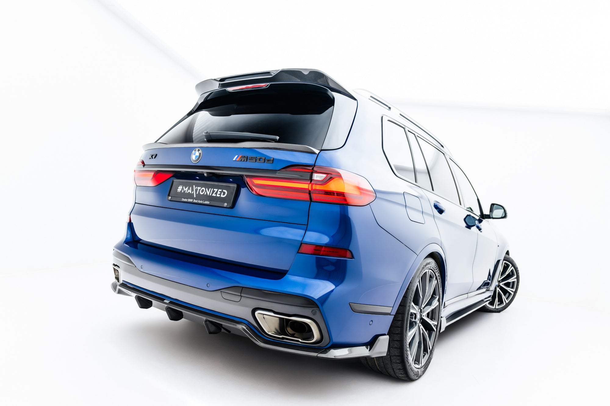 BMW - X7 M-PACK - G07/ G07  FACELIFT - CARBON FIBER TAILGATE LOWER SPOILER