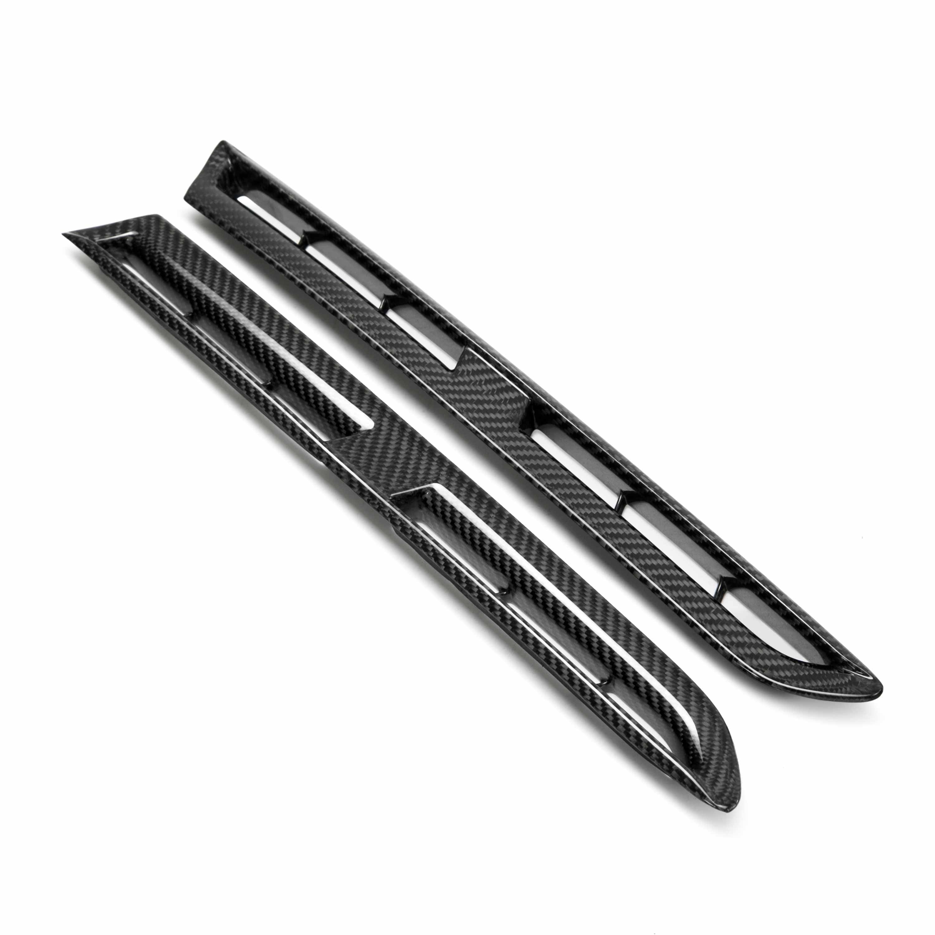 Seibon Carbon Fiber Front Fender Ducts - 2009-2022 Nissan GTR