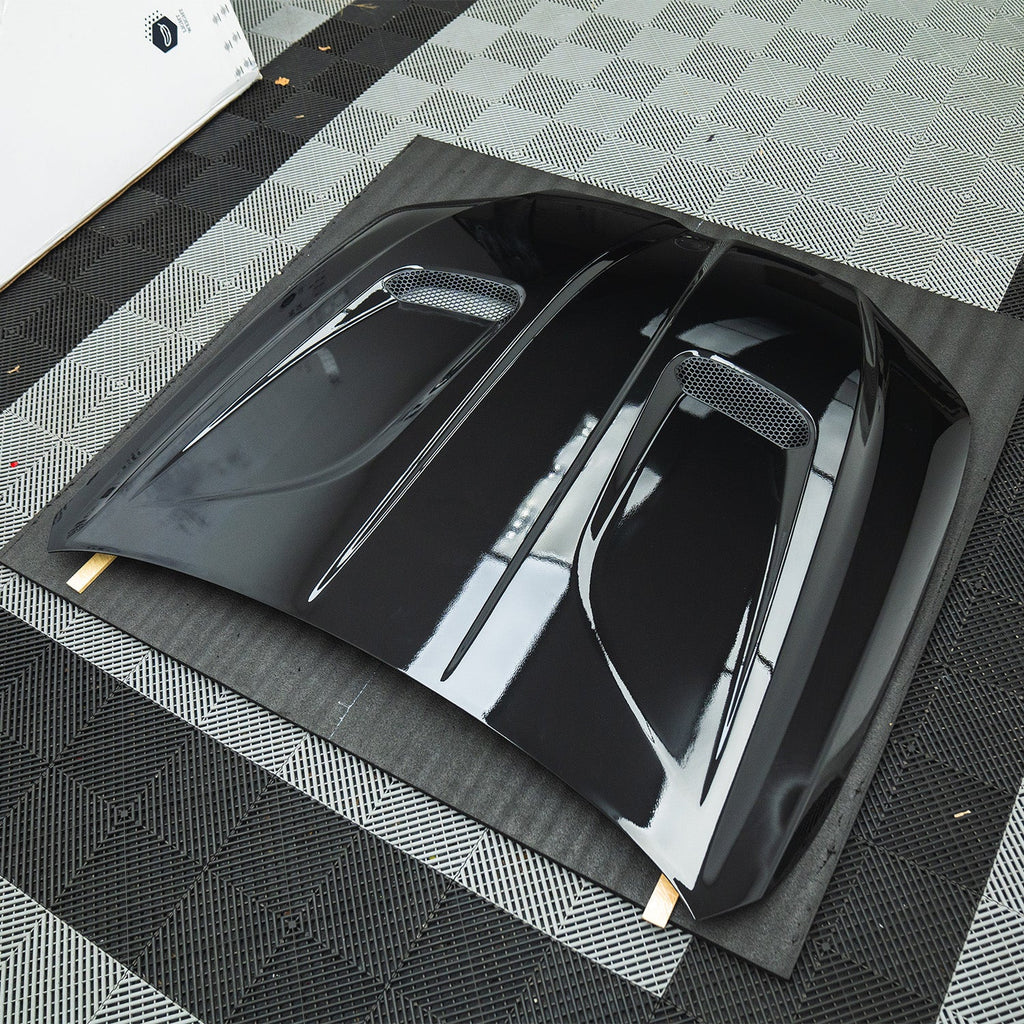 SooQoo BMW G90 & G99 M5 Vented Hood In Gloss Black Painted Pre Preg Carbon Fibre
