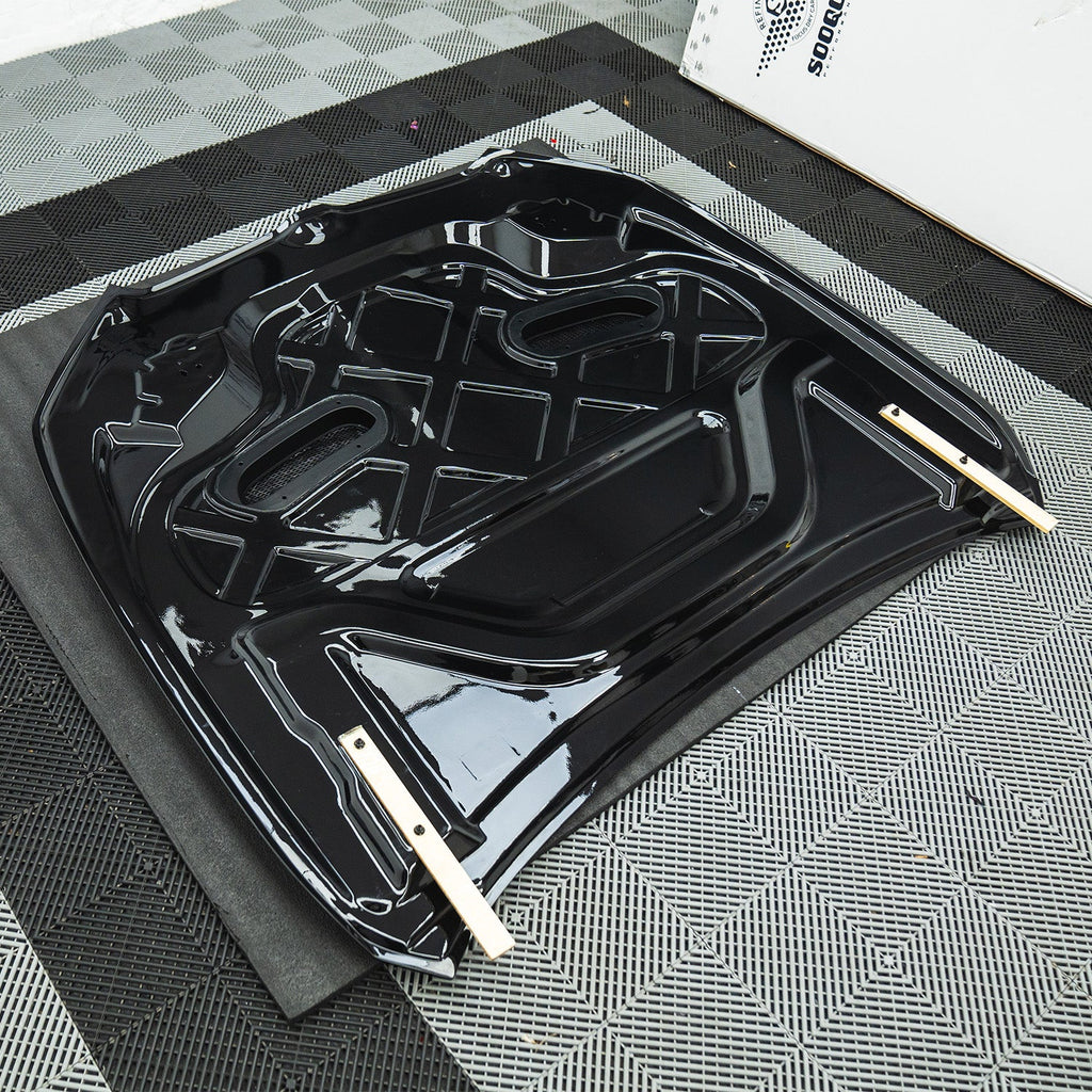 SooQoo BMW G90 & G99 M5 Vented Hood In Gloss Black Painted Pre Preg Carbon Fibre