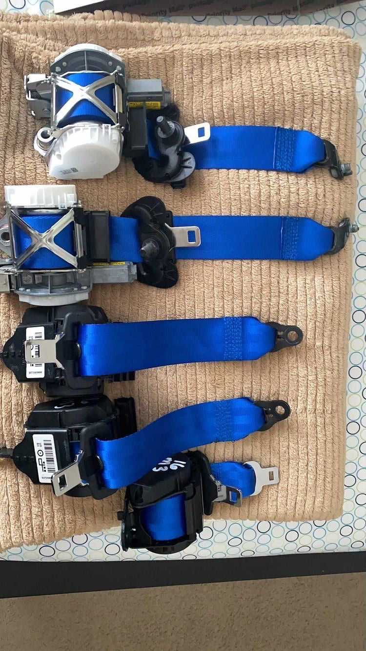 BMW Custom Coloured Seat Belts